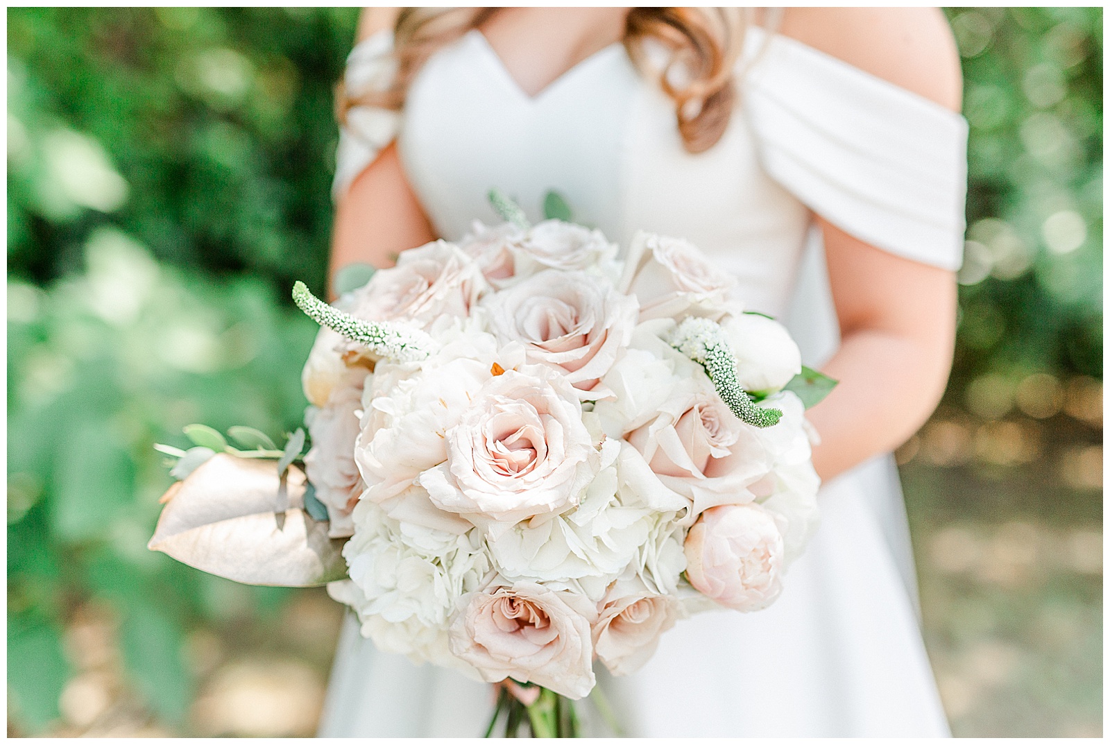 Gorgeous Pastel Rose Bouquet from Summer Wedding in Charlotte, NC | check out the full wedding at KevynDixonPhoto.com