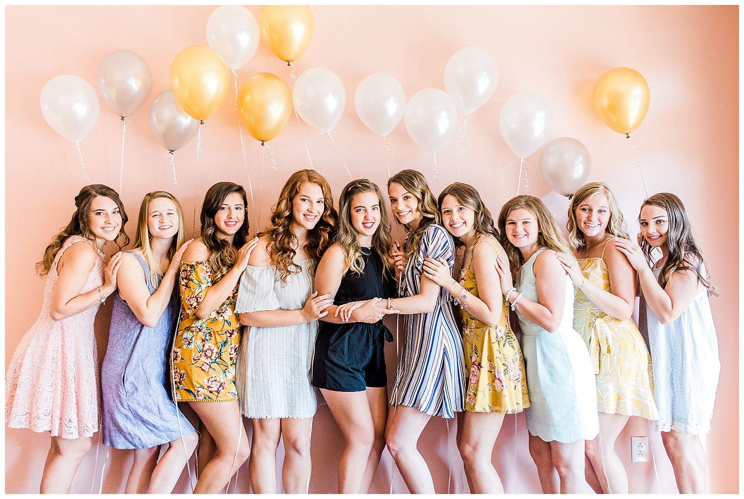 senior photography with balloons