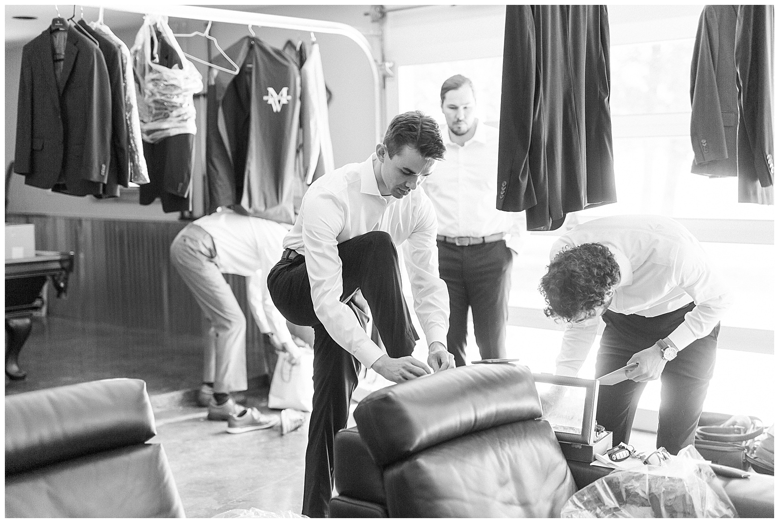guys groomsmen getting ready