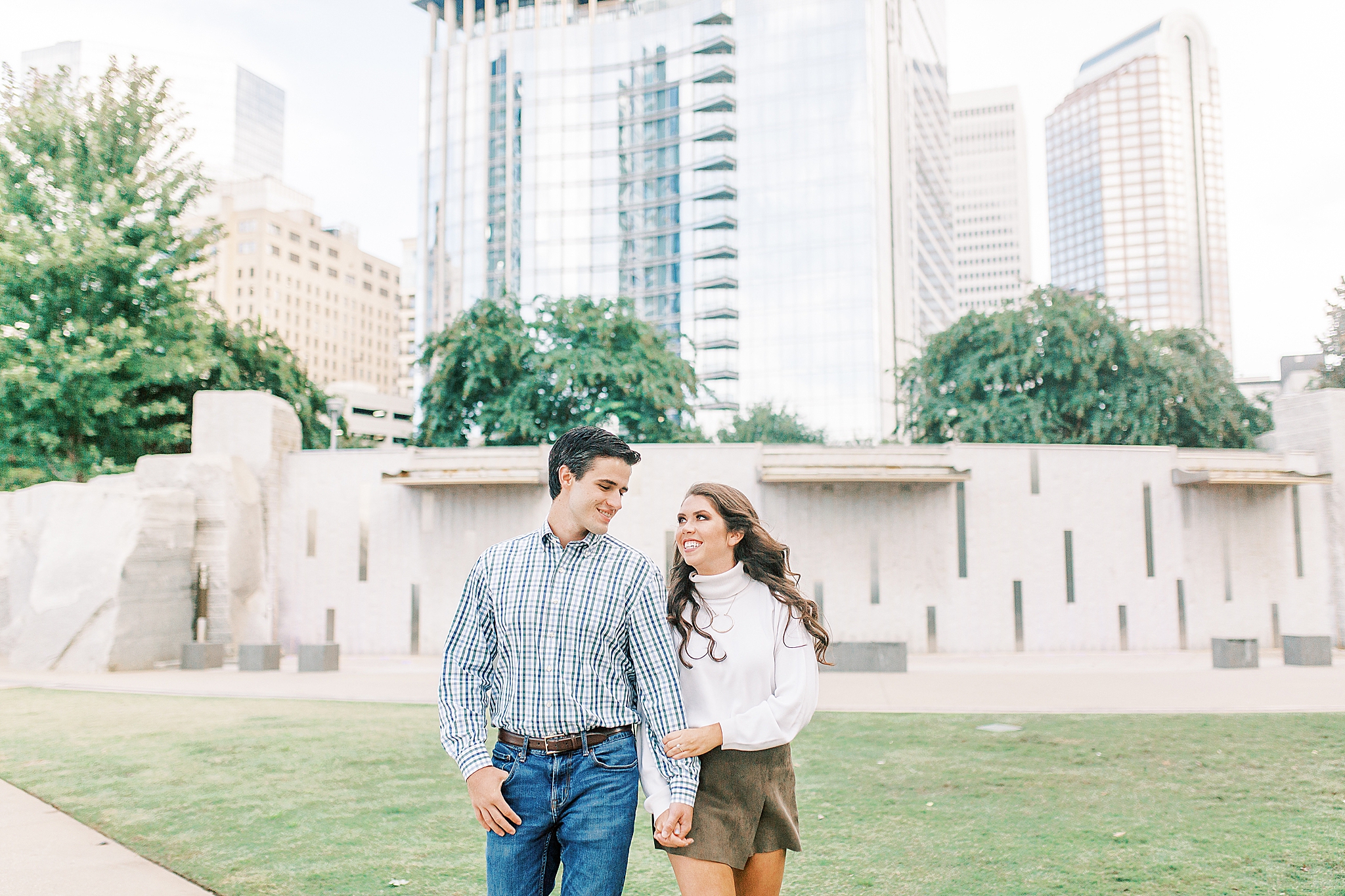 cozy chic fall engagement session with Kevyn Dixon Photography