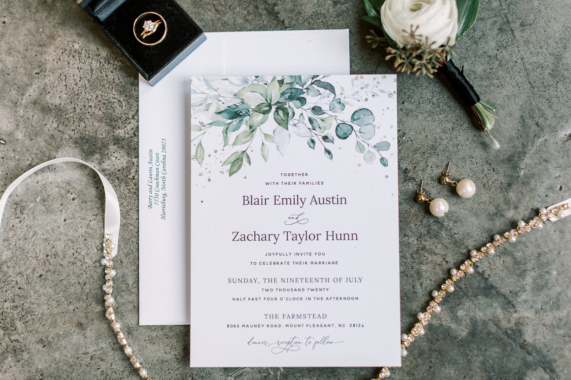 Elegant wedding in Charlotte NC photographed by Kevyn Dixon Photography with light blue and navy details