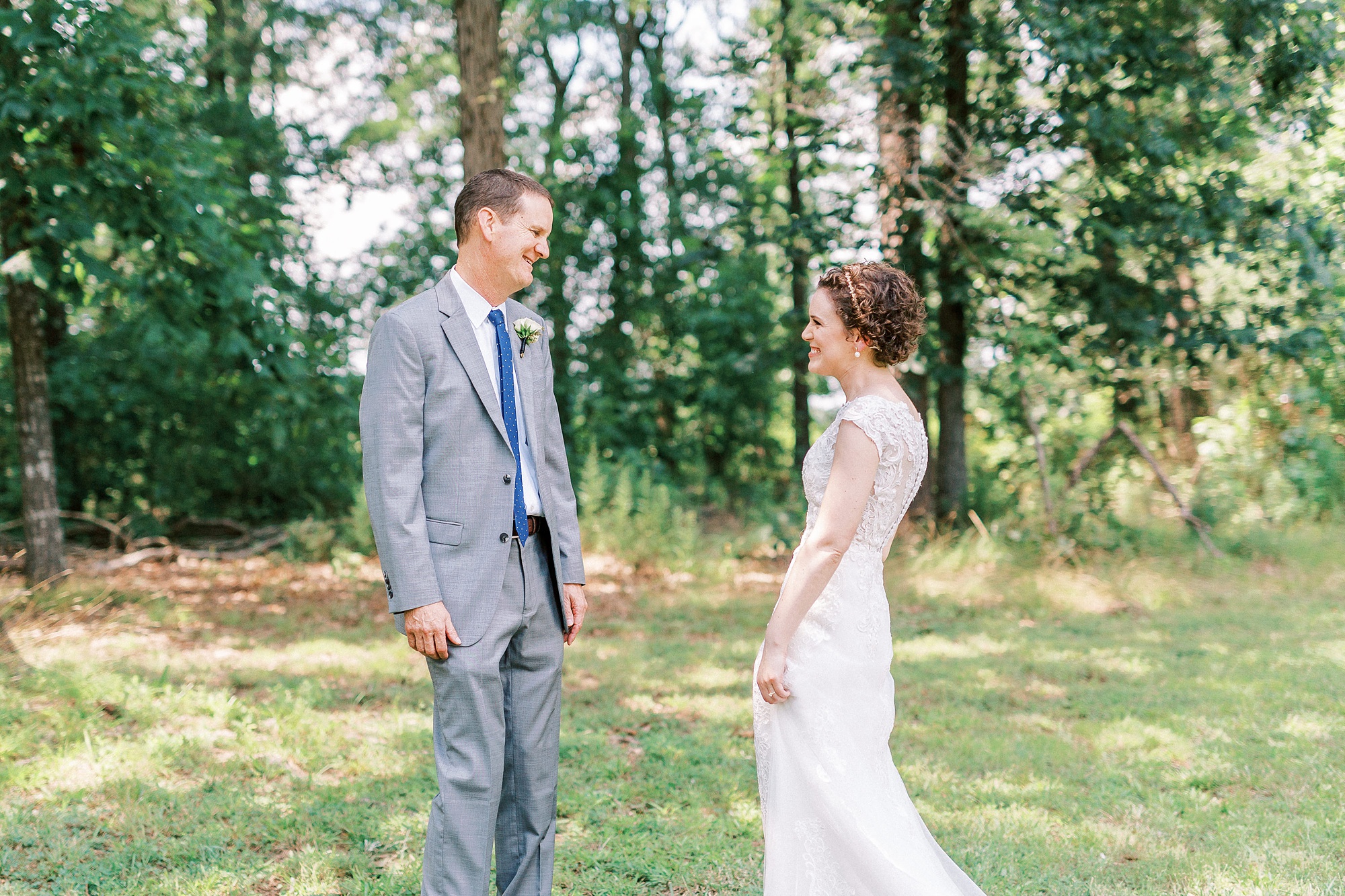 Elegant wedding in Charlotte NC photographed by Kevyn Dixon Photography with light blue and navy details