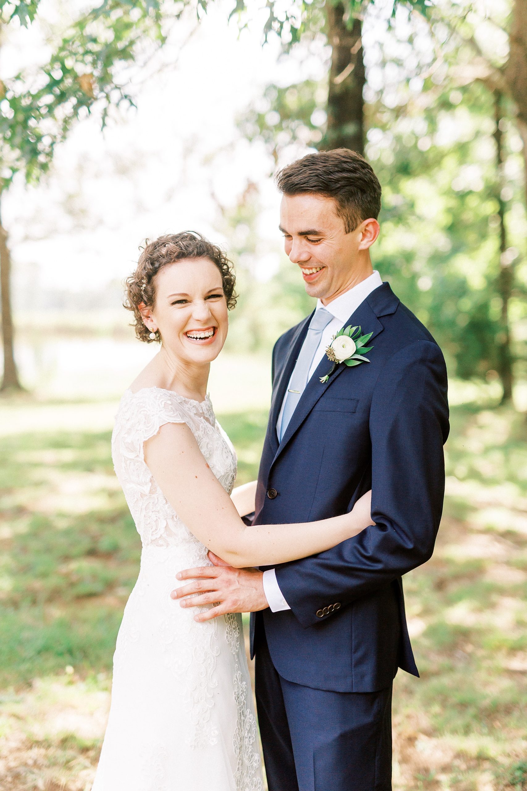 Elegant wedding in Charlotte NC photographed by Kevyn Dixon Photography with light blue and navy details