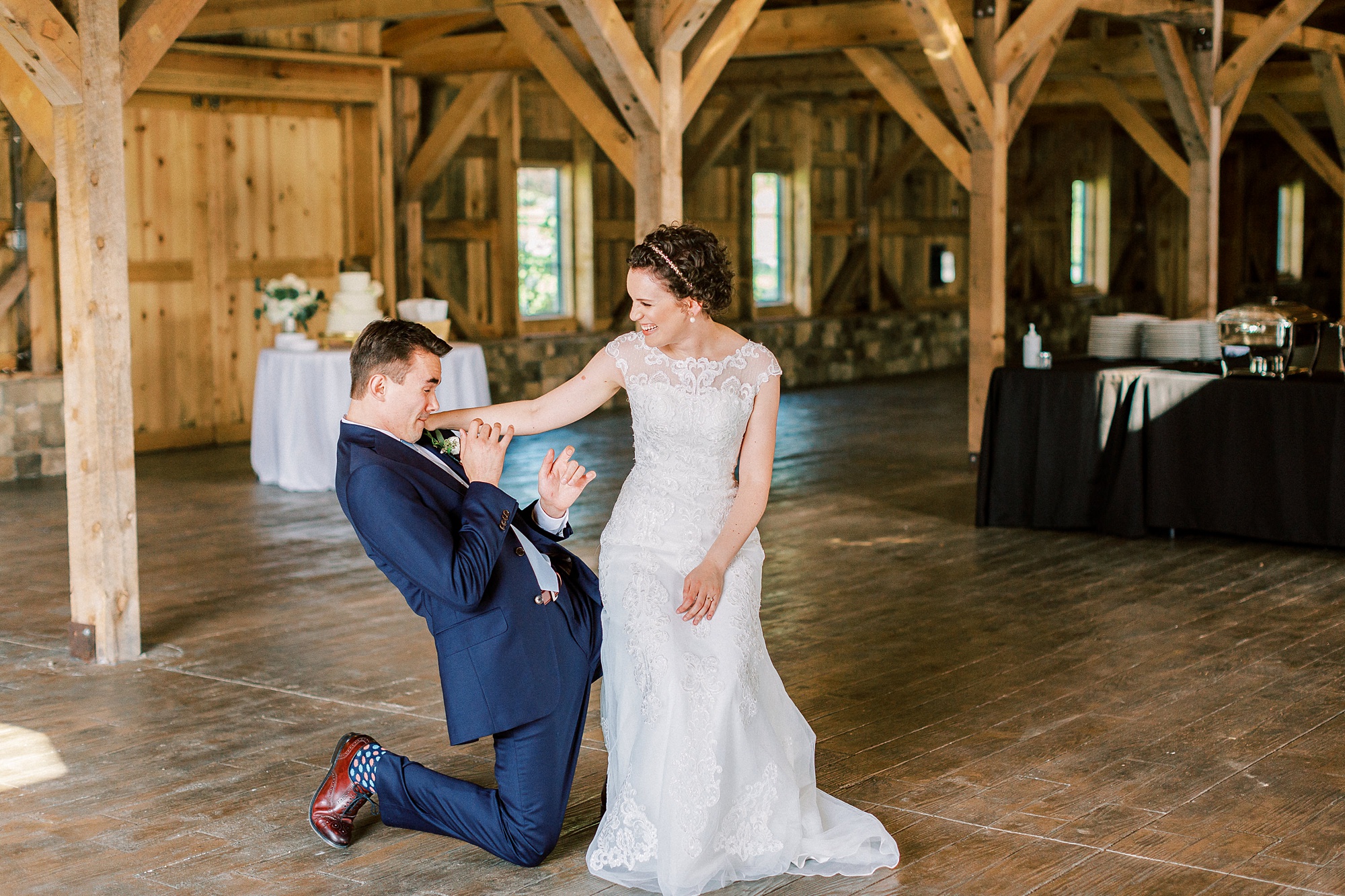 Elegant wedding in Charlotte NC photographed by Kevyn Dixon Photography with light blue and navy details
