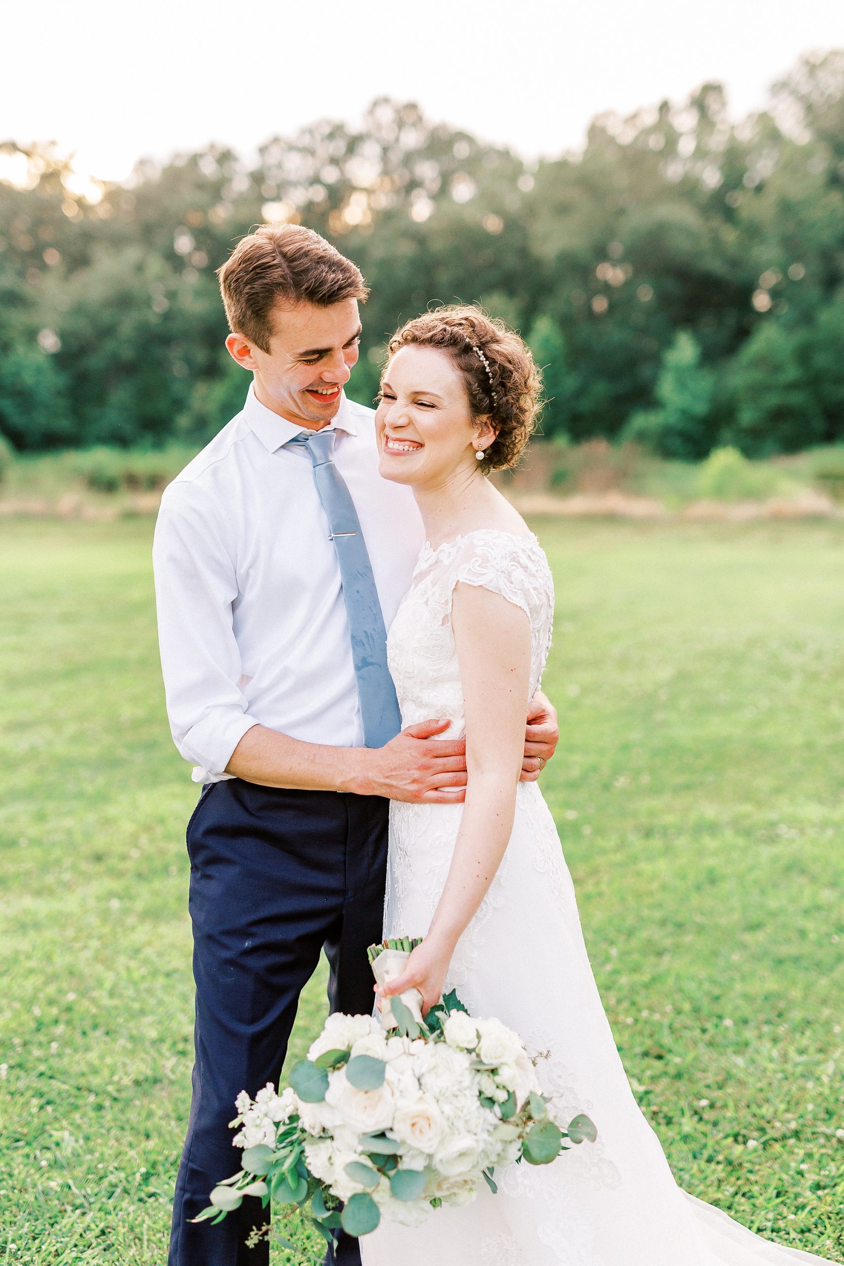 Elegant wedding in Charlotte NC photographed by Kevyn Dixon Photography with light blue and navy details