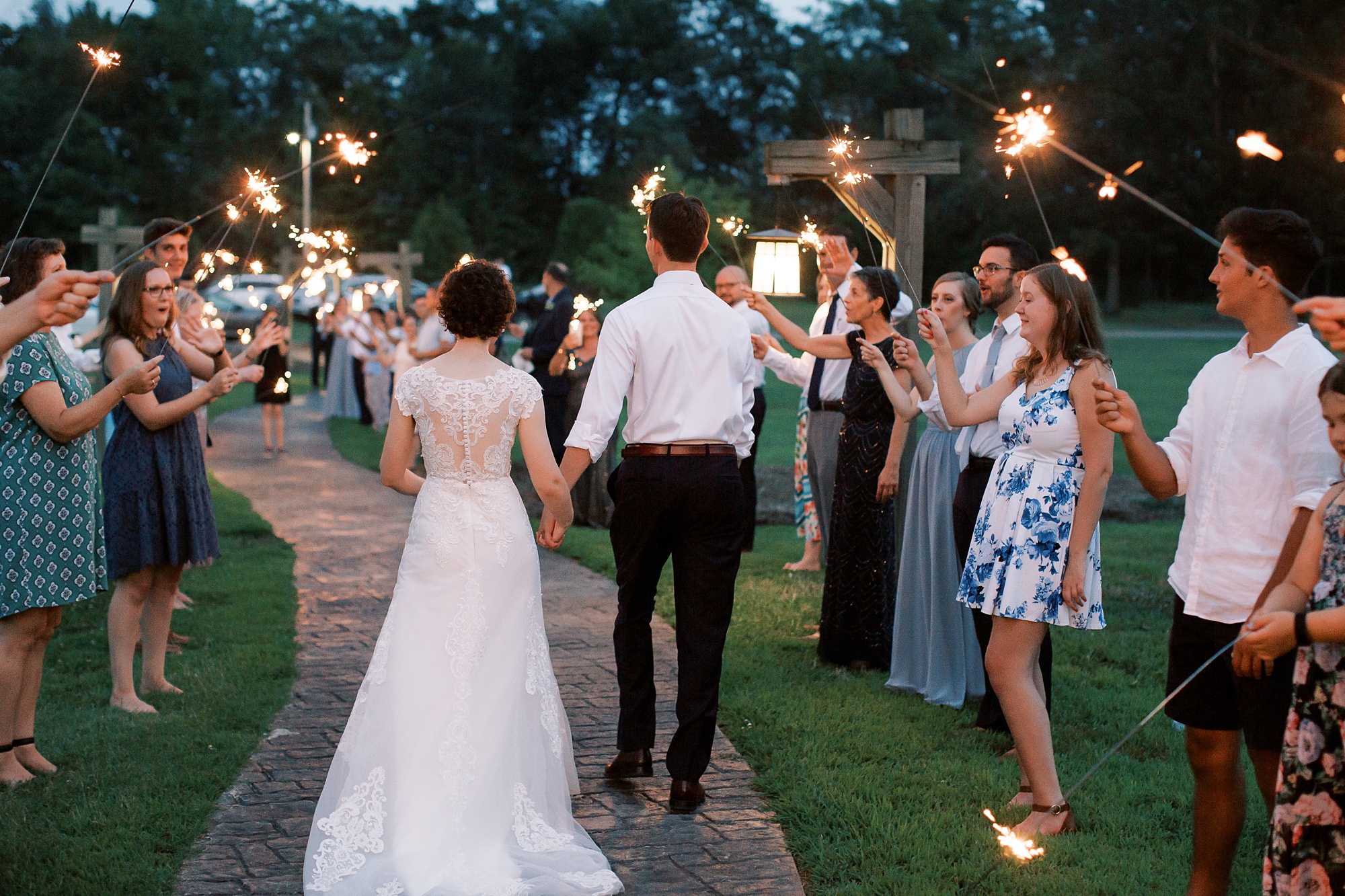 Elegant wedding in Charlotte NC photographed by Kevyn Dixon Photography with light blue and navy details