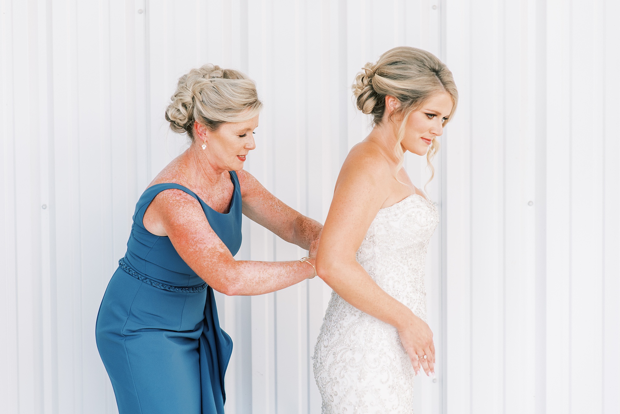 Classic Belle's Venue wedding in South Carolina photographed by Kevyn Dixon Photography