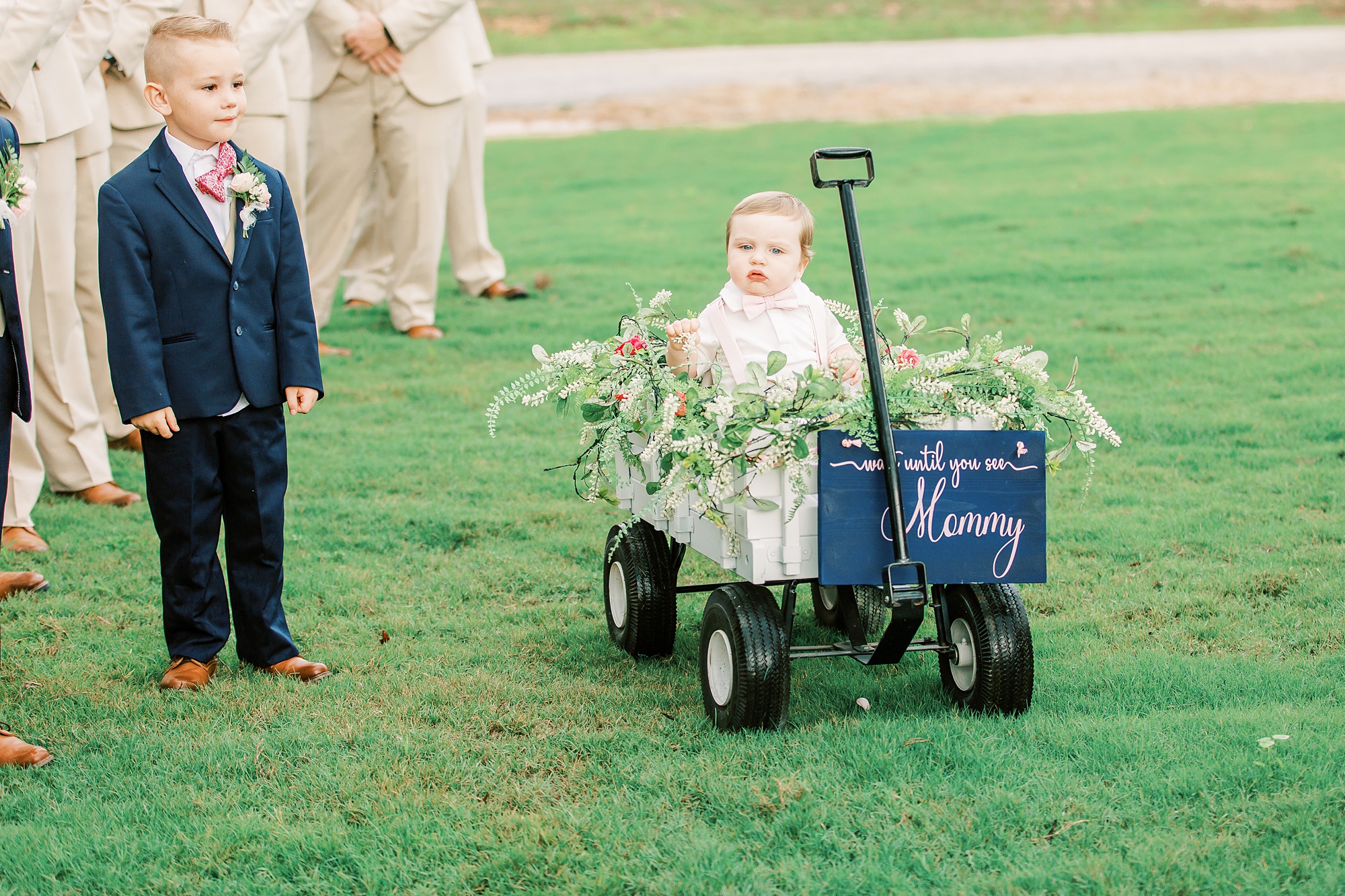 Classic Belle's Venue wedding in South Carolina photographed by Kevyn Dixon Photography