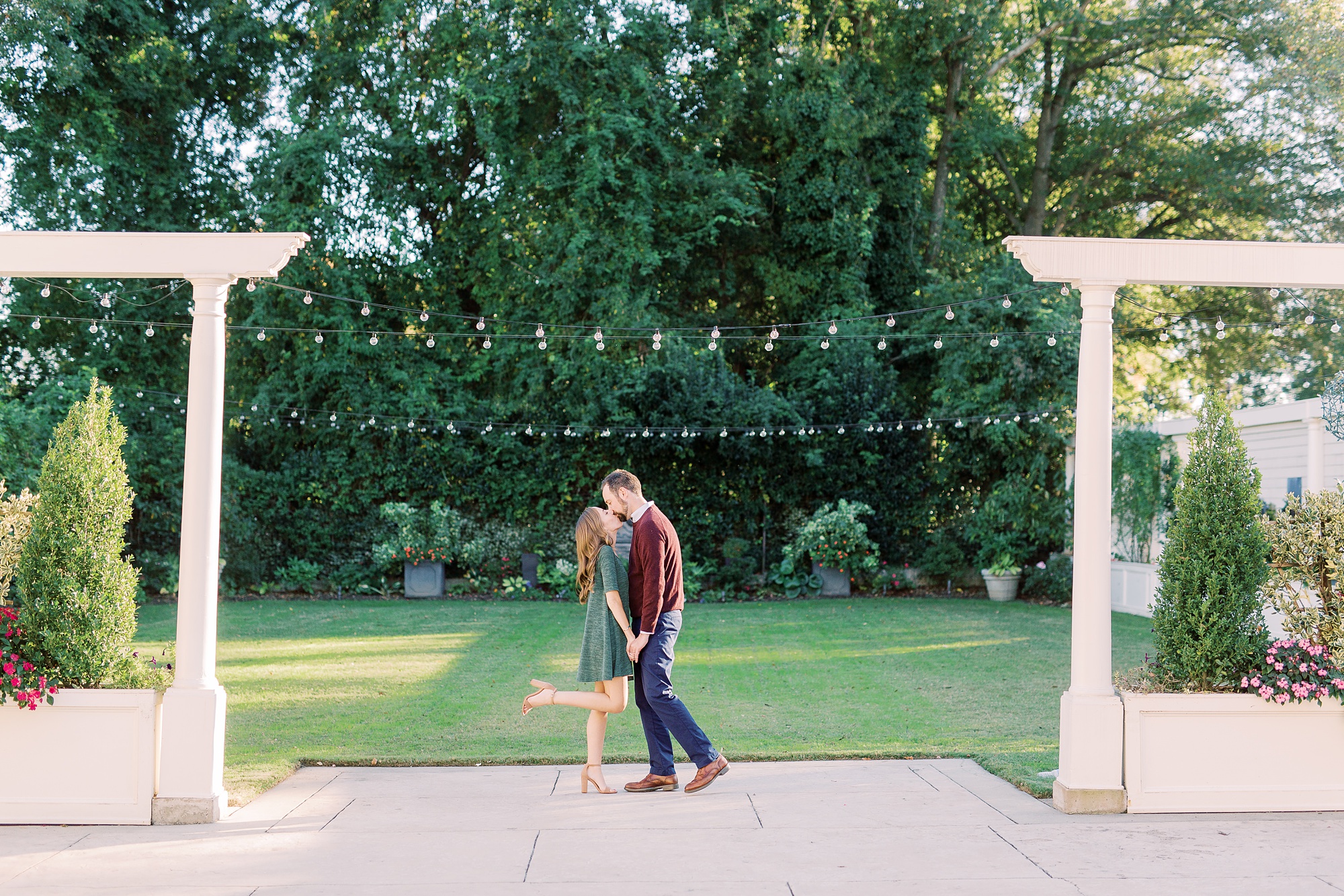 fall engagement session with cozy outfits