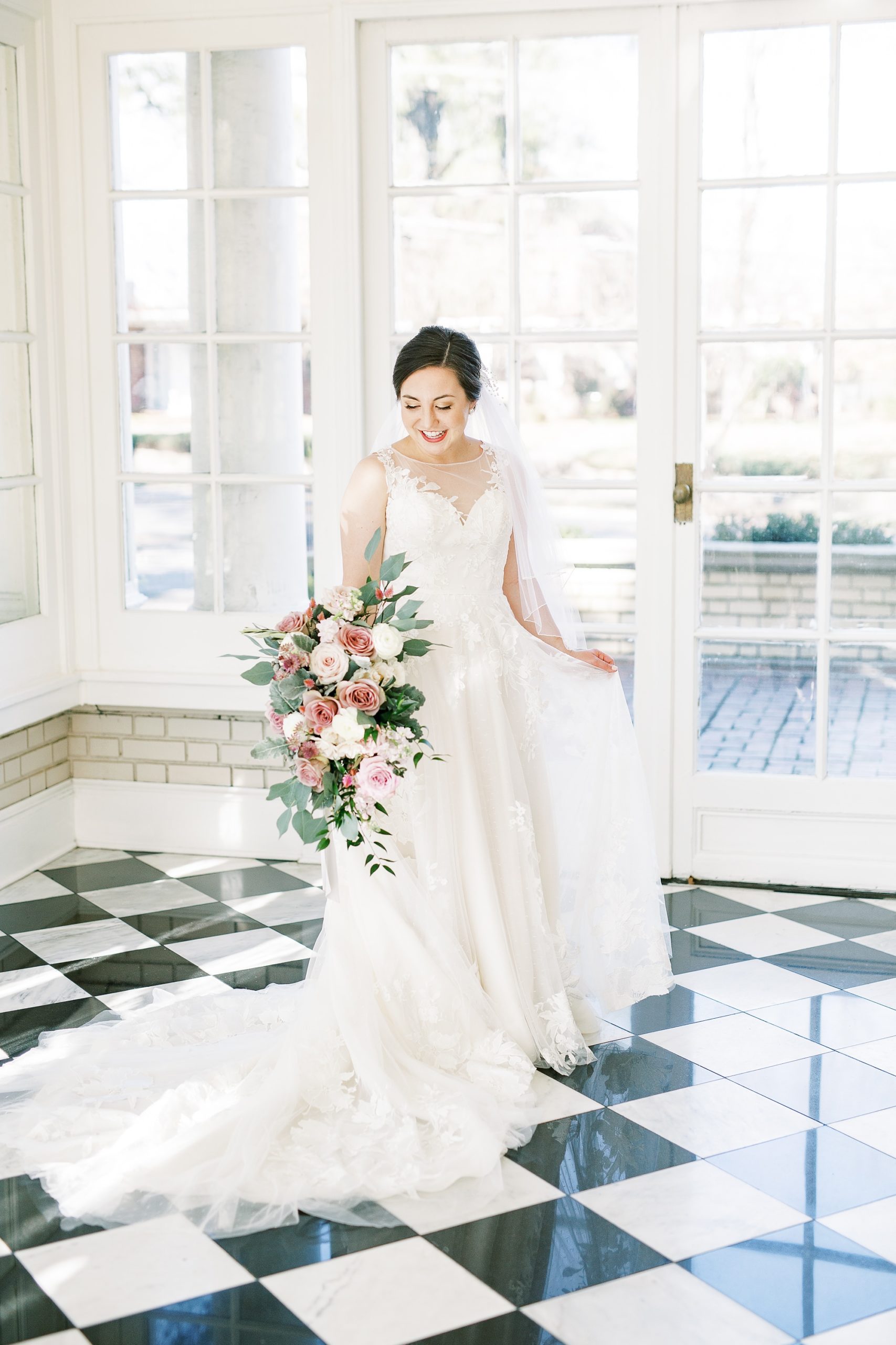 elegant bridal portraits with mauve fall wedding bouquet