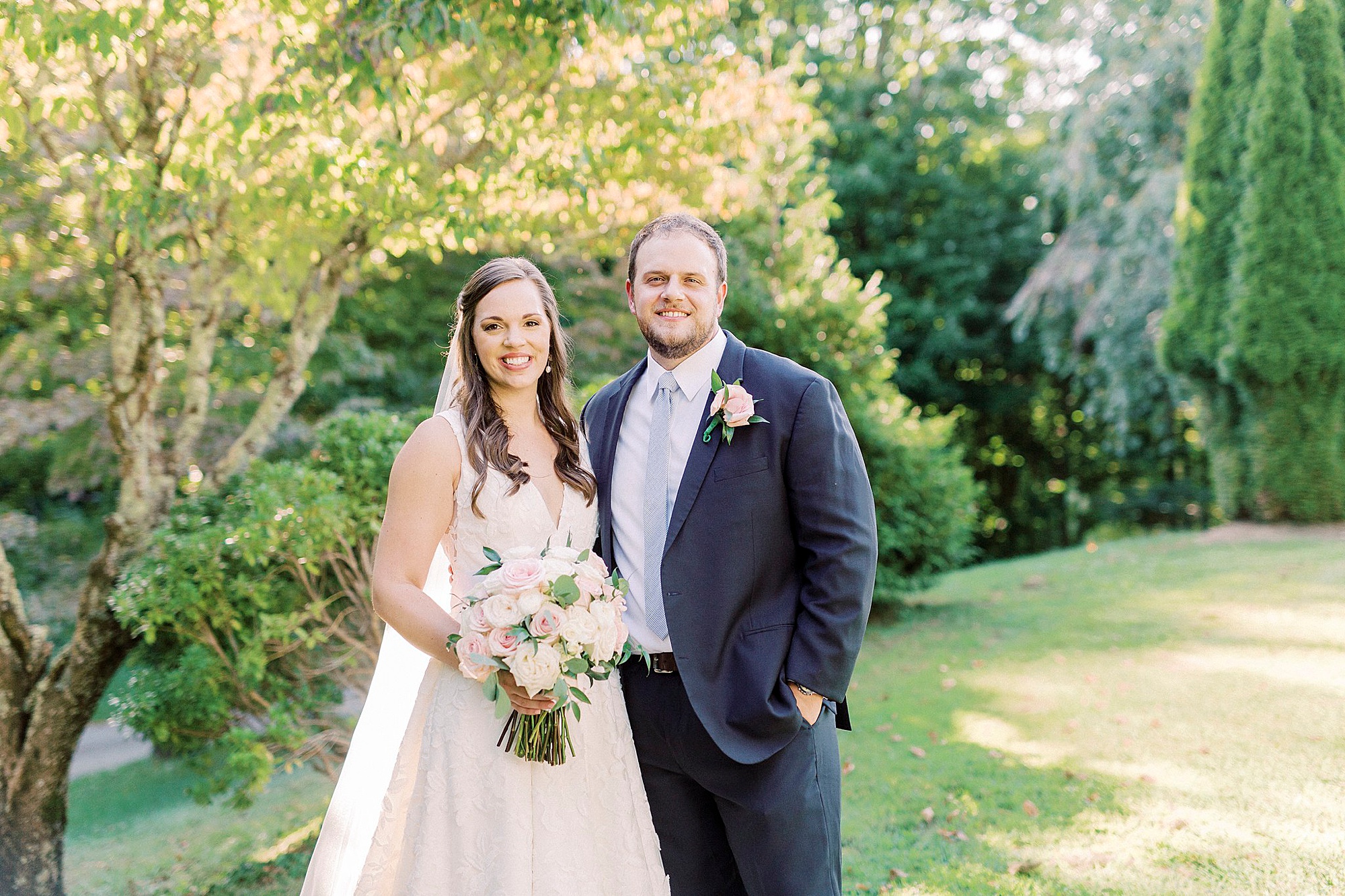 The Inn at Crestwood wedding portraits of newlyweds