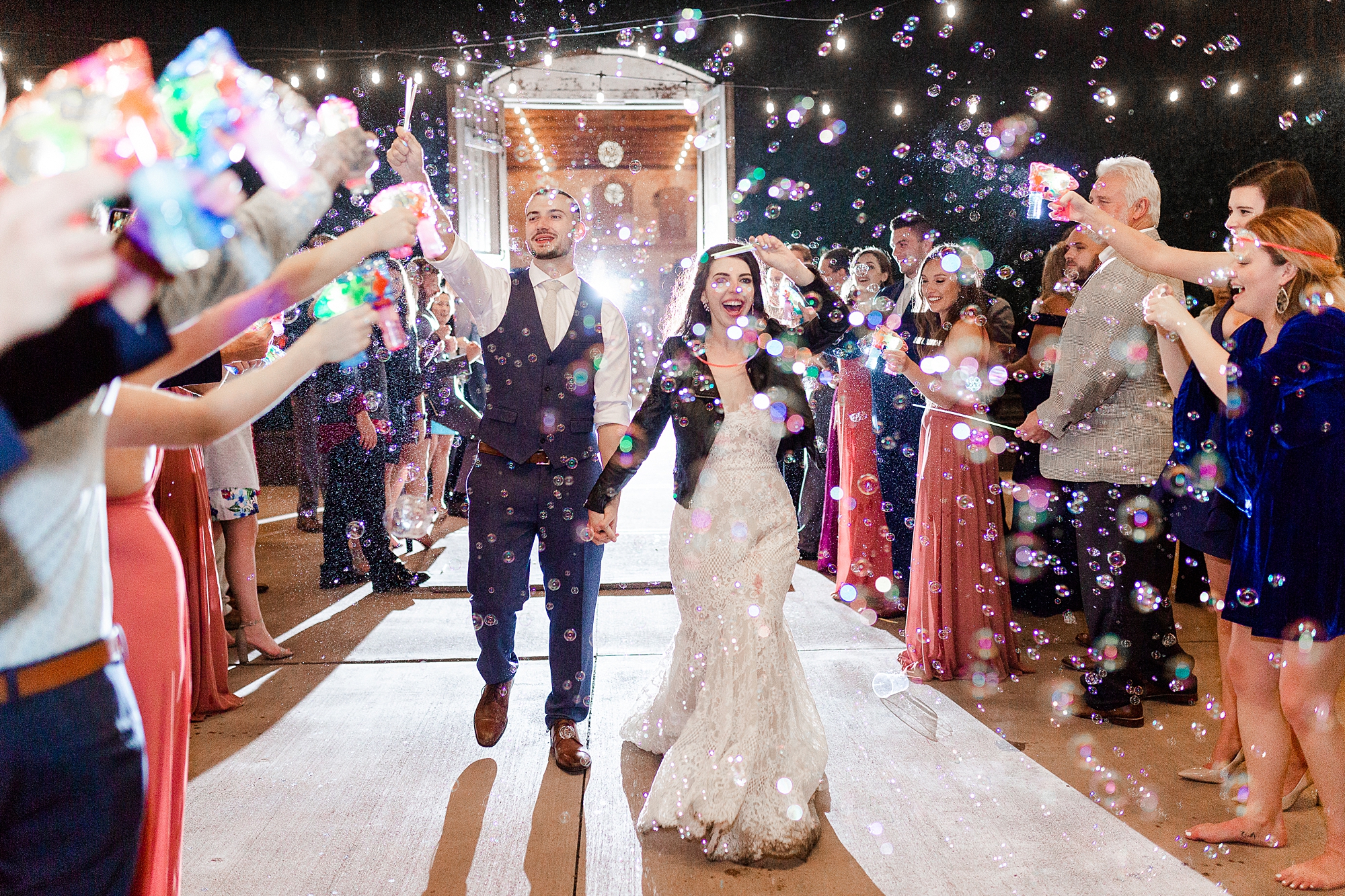 Wedding exit inspiration: Wedding photographer Kevyn Dixon shares her favorite Amazon finds to plan the perfect exit on your wedding day!