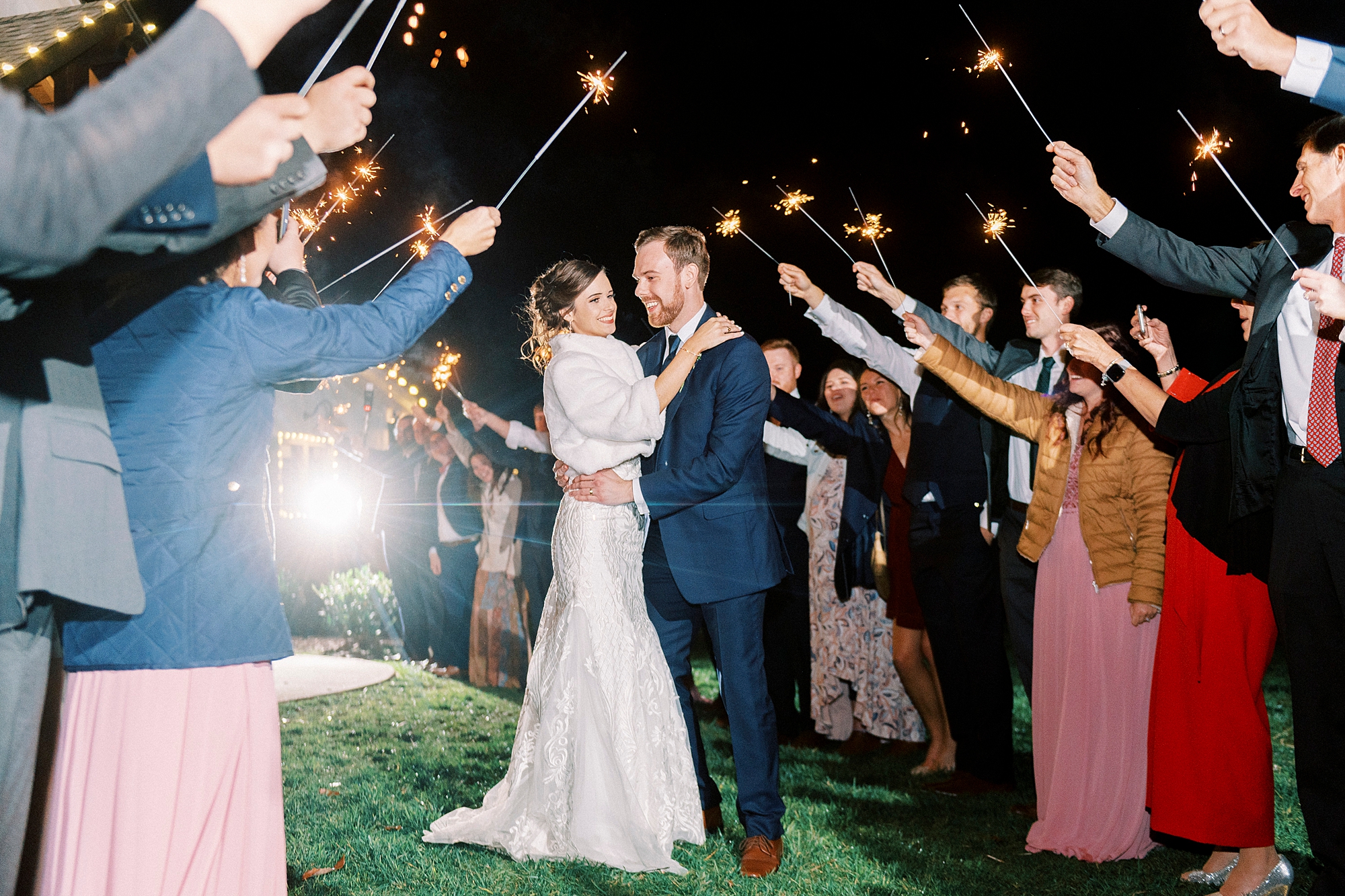 Wedding exit inspiration: Wedding photographer Kevyn Dixon shares her favorite Amazon finds to plan the perfect exit on your wedding day!