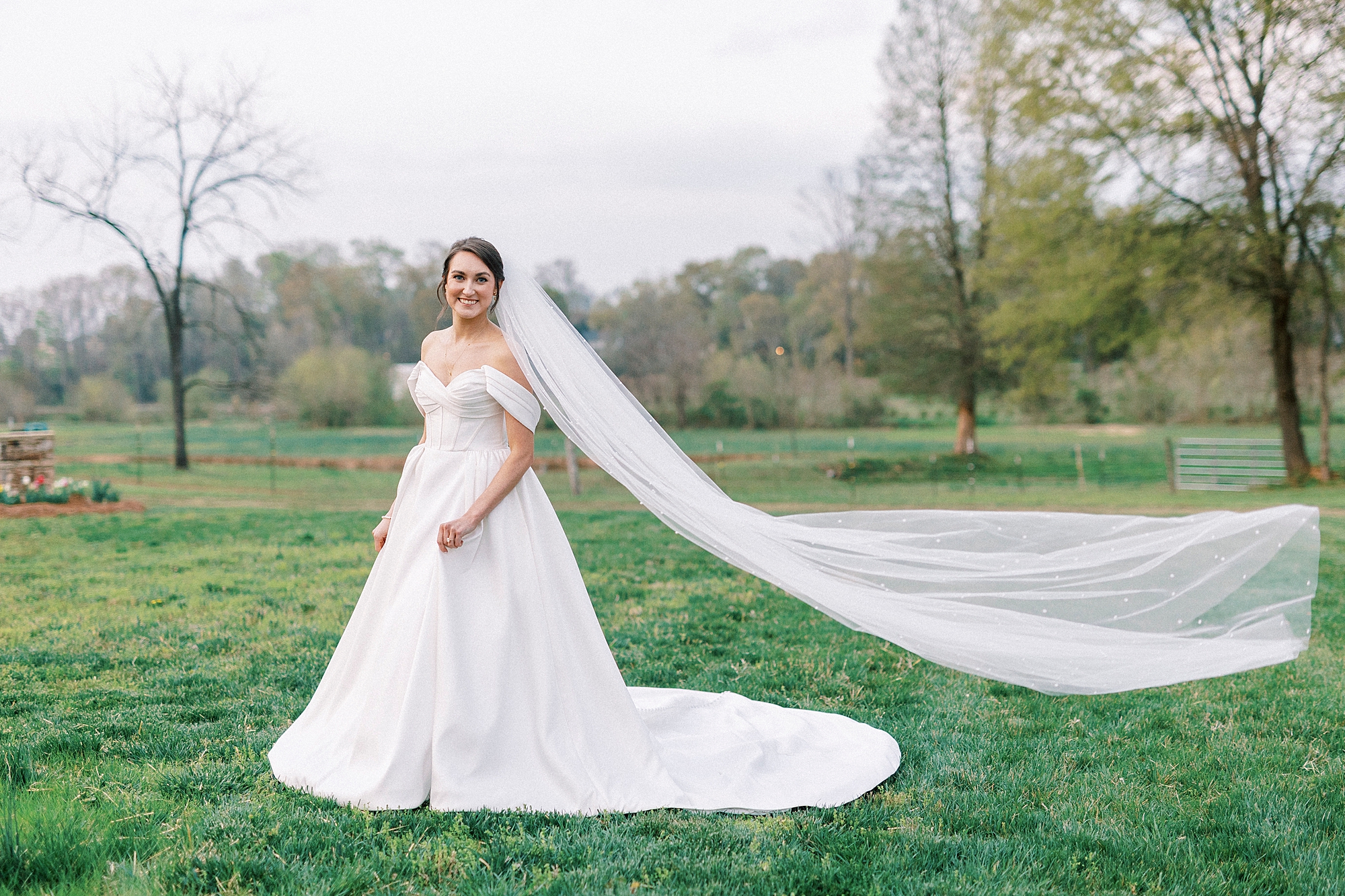 classic southern bridal portraits at Low Meadows Estate