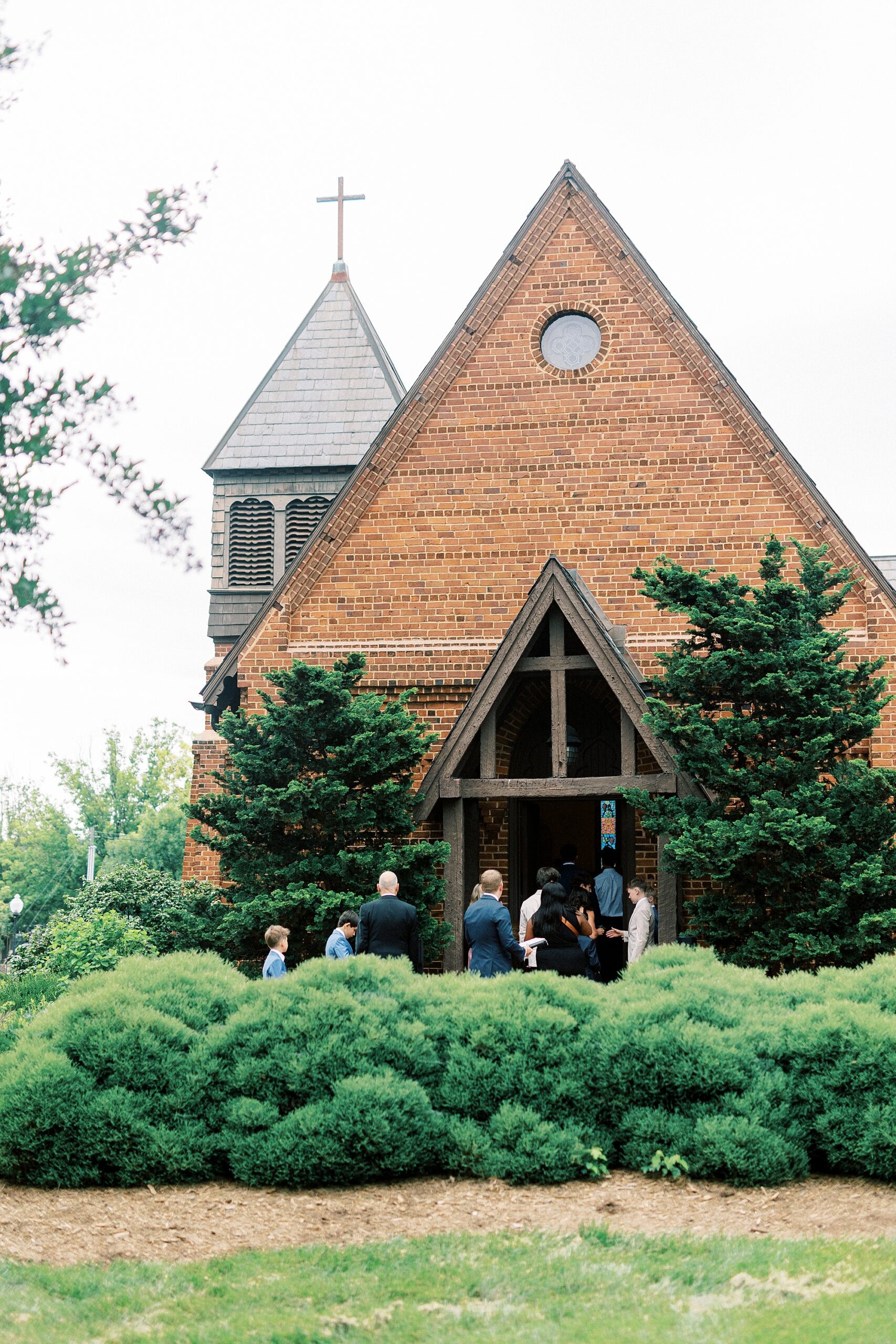 wedding guests enter St. Mary's Chapel
