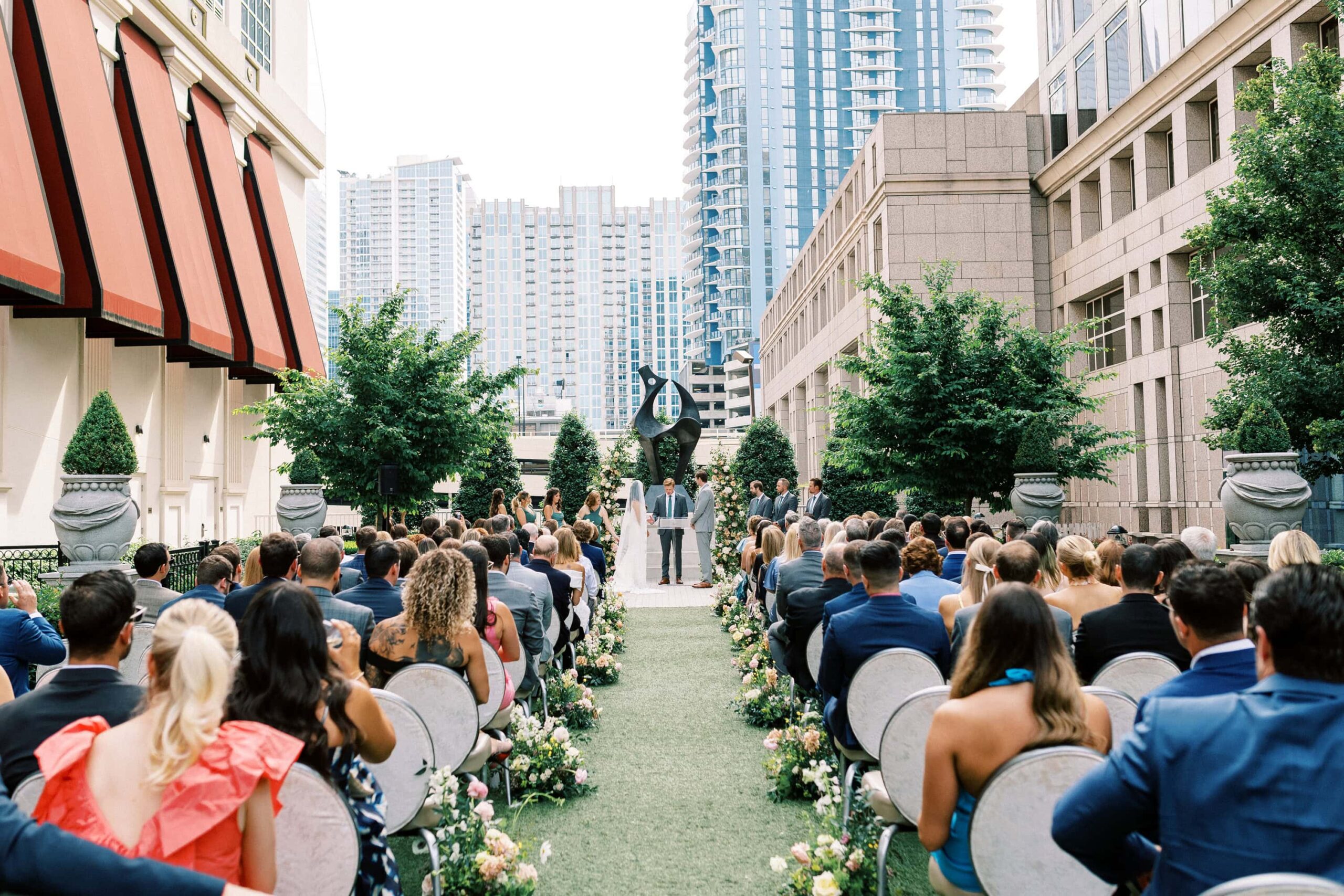 outdoor wedding ceremony at grand bohemian hotel in uptown Charlotte north Carolina