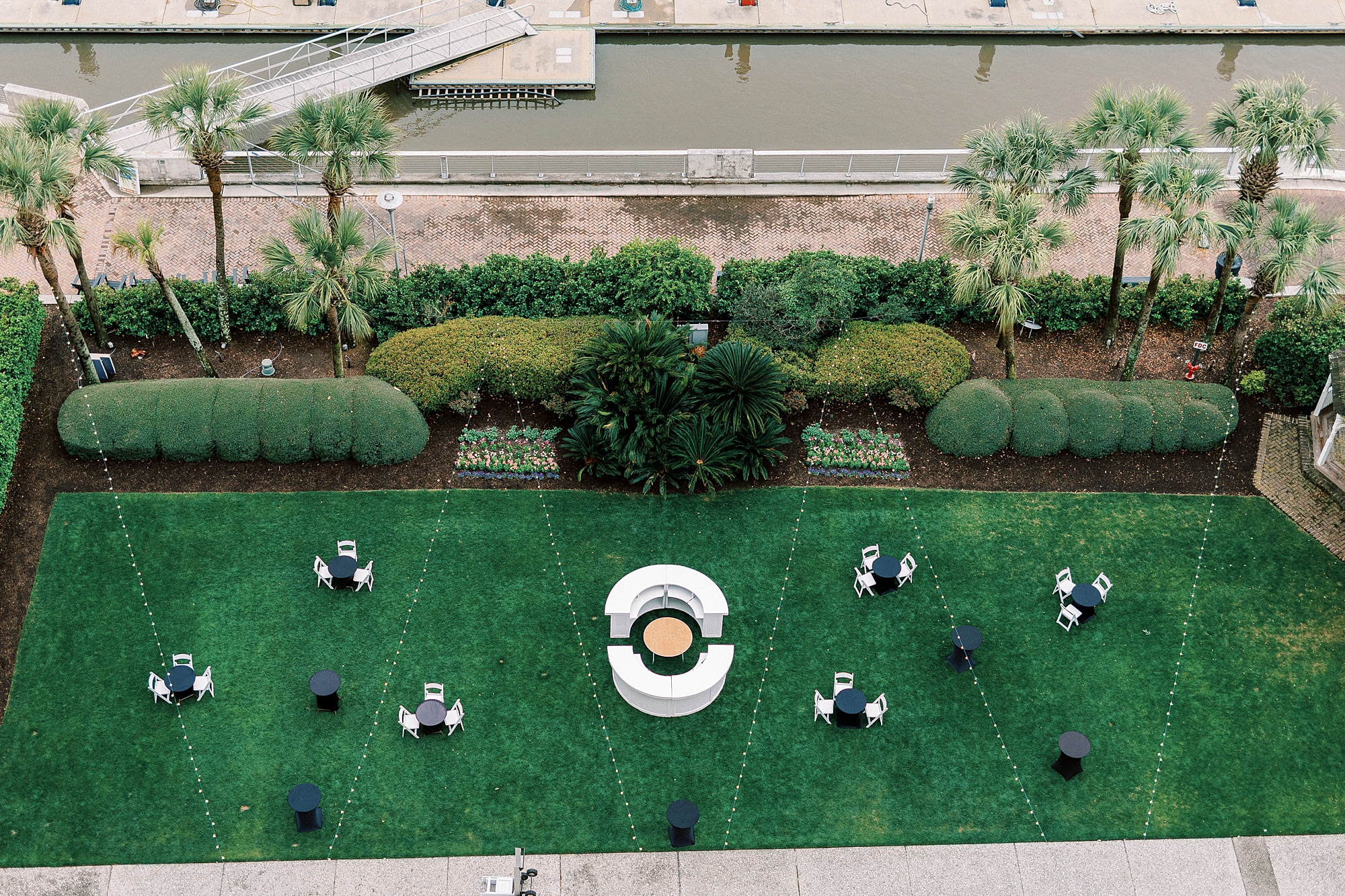 front lawn set up for cocktail hour at The Westin Savannah