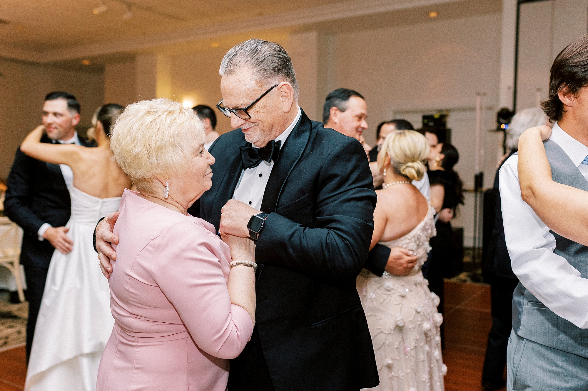 Couple dancing at Savannah, GA destination wedding