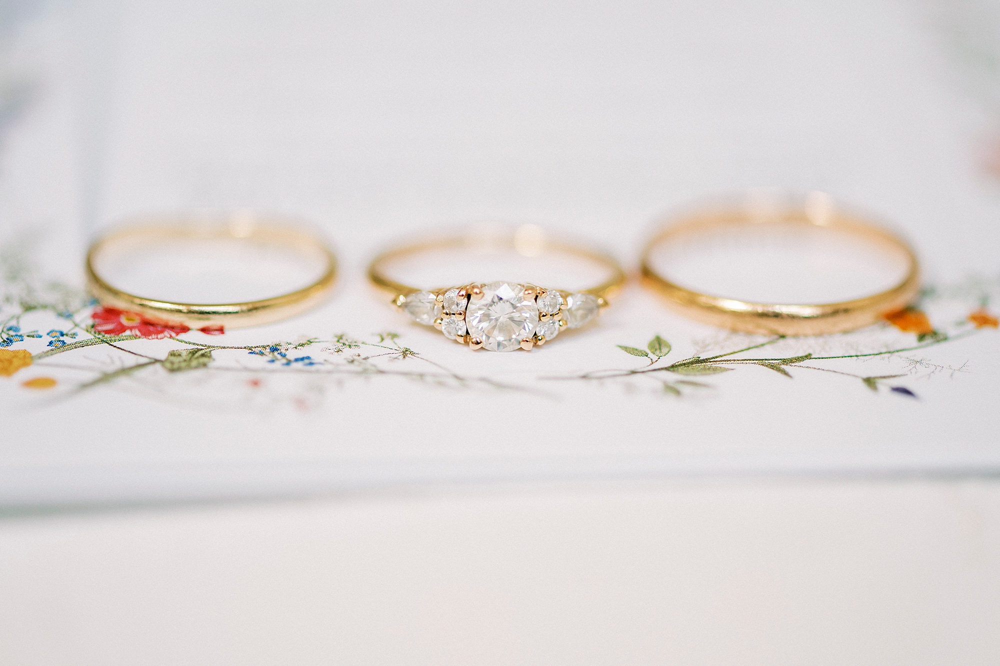 golden wedding rings 