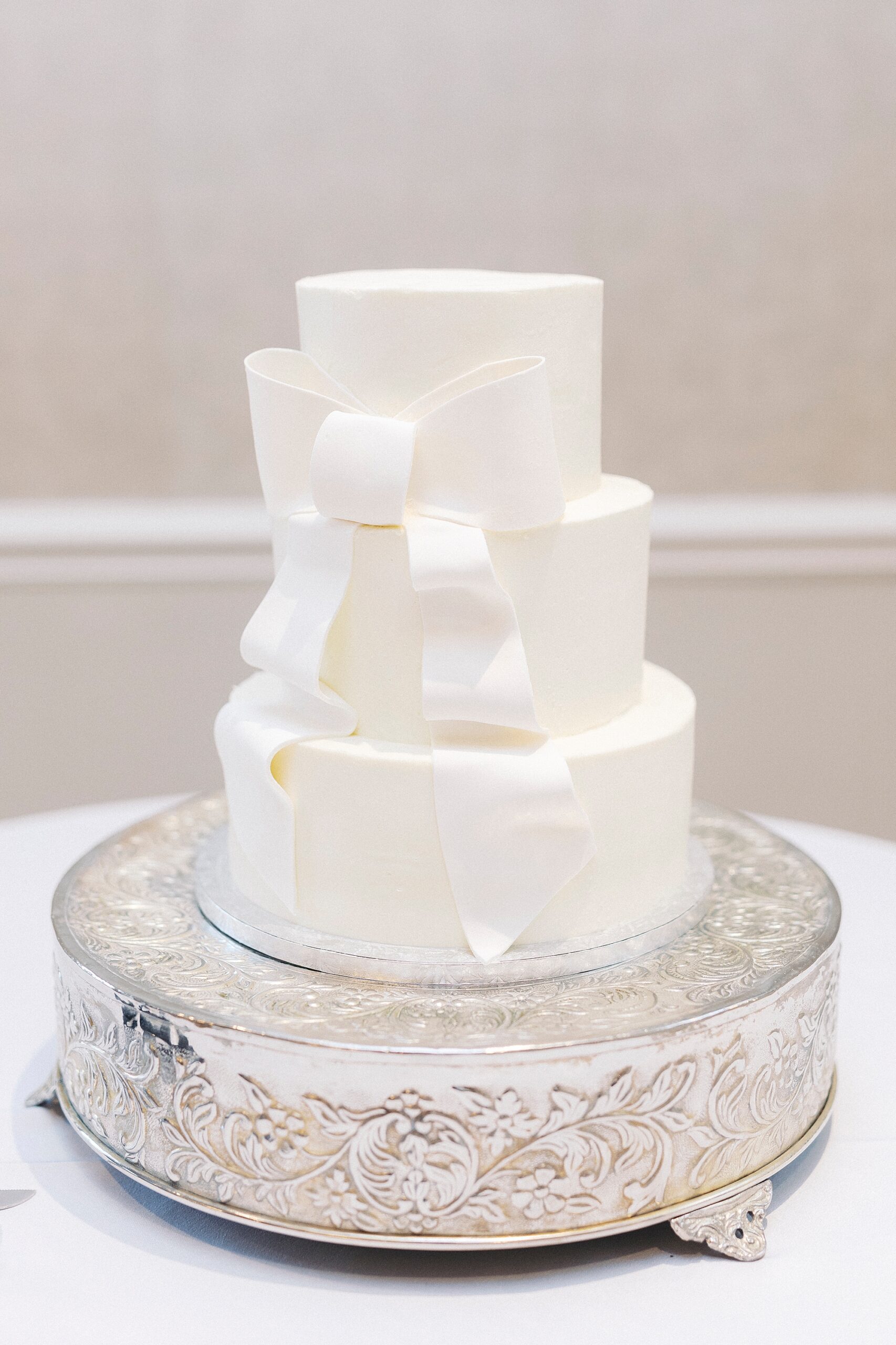 wedding cake with bow detail