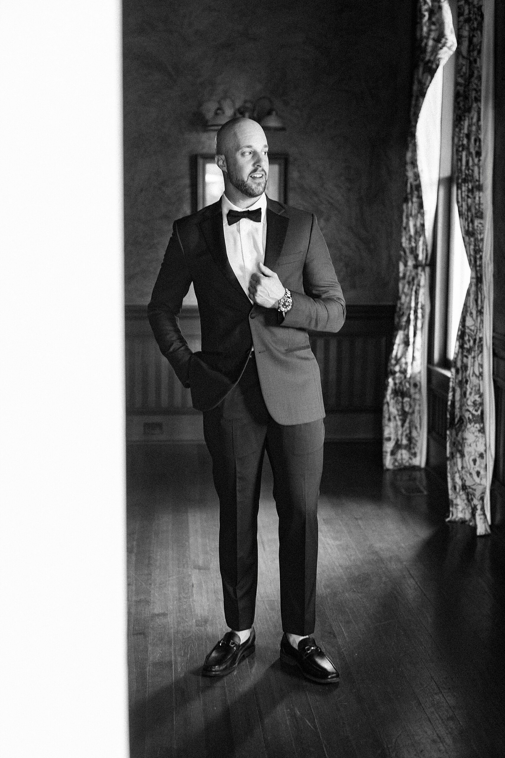 groom portraits