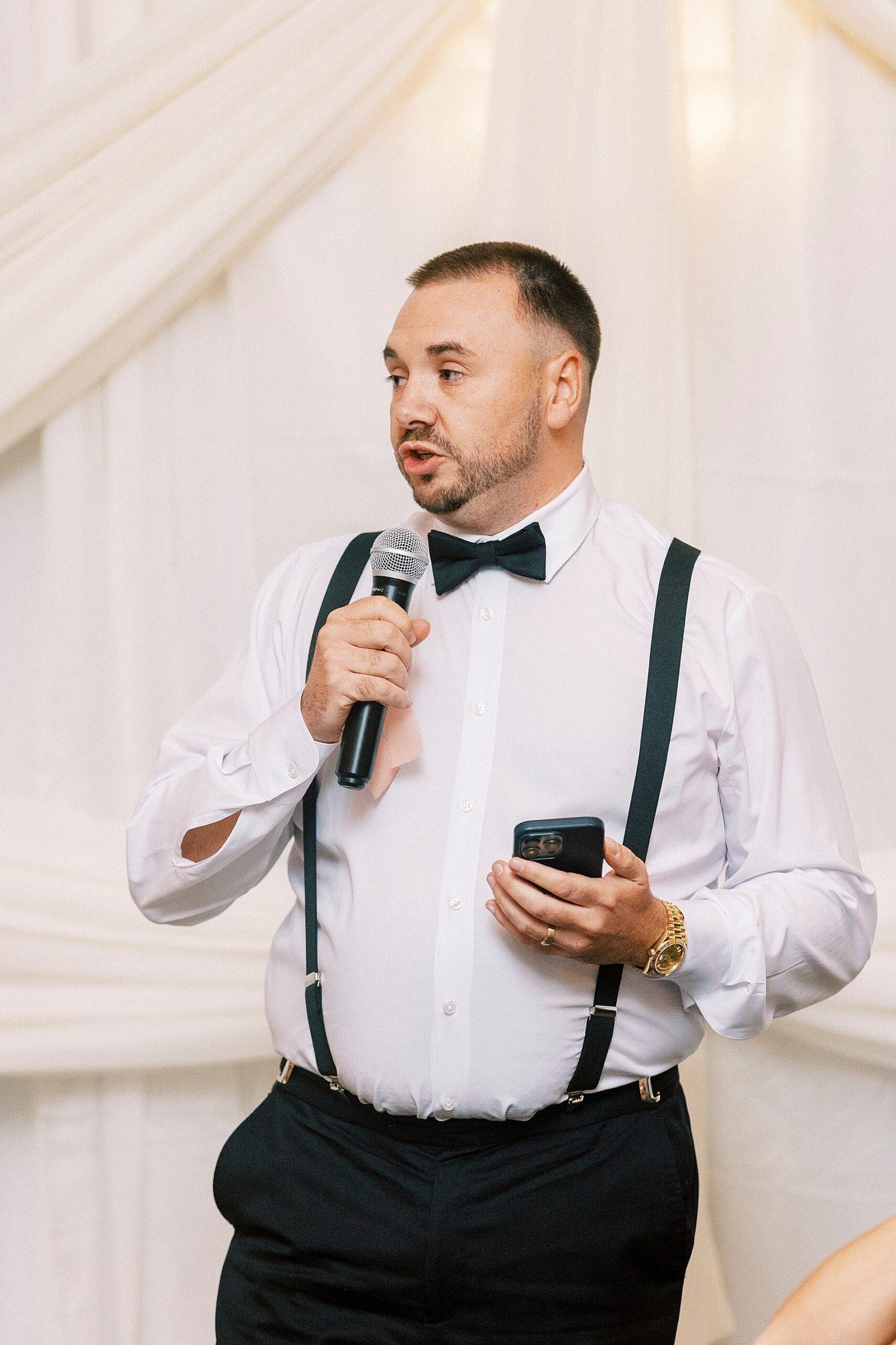 groomsmen delivering speech