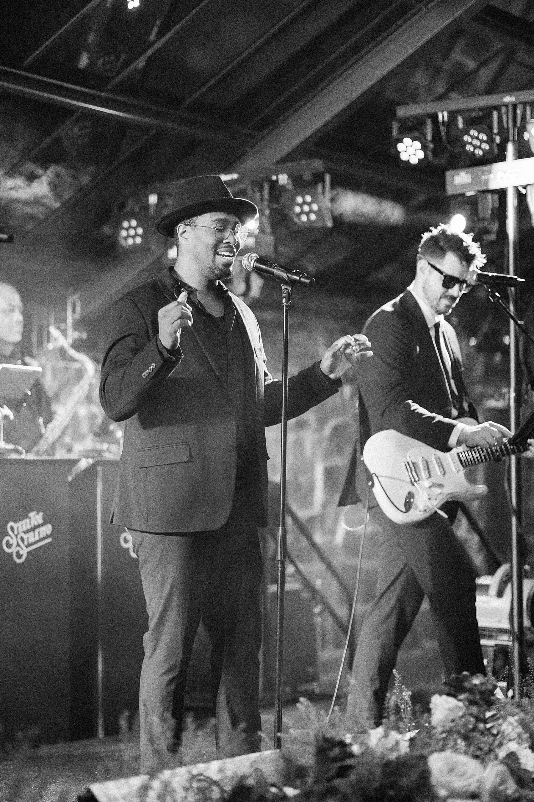 live entertainment at wedding reception 