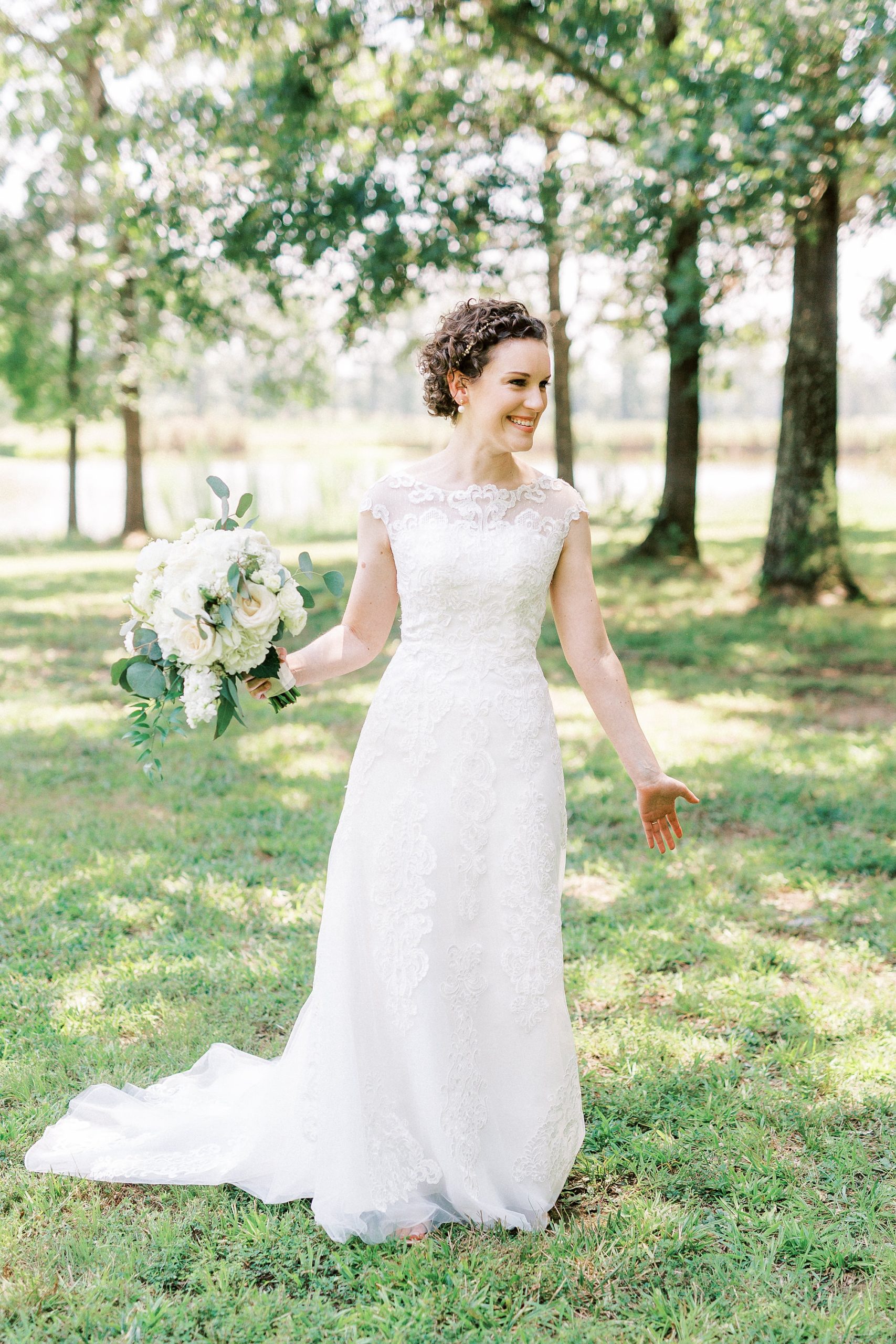 Elegant wedding in Charlotte NC photographed by Kevyn Dixon Photography with light blue and navy details