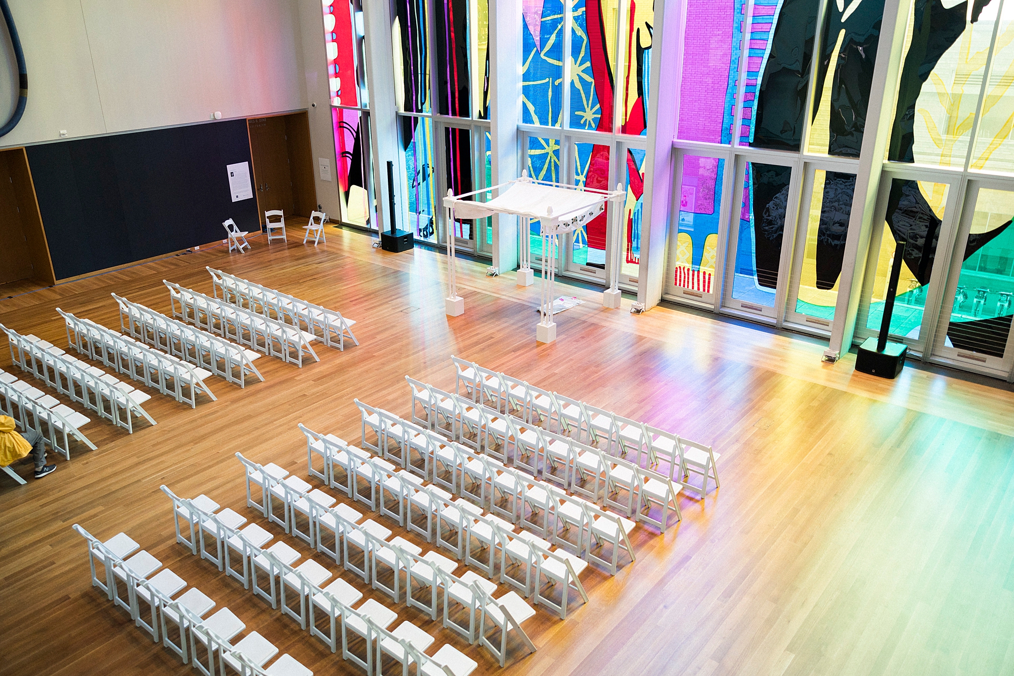seating for Jewish wedding in temple