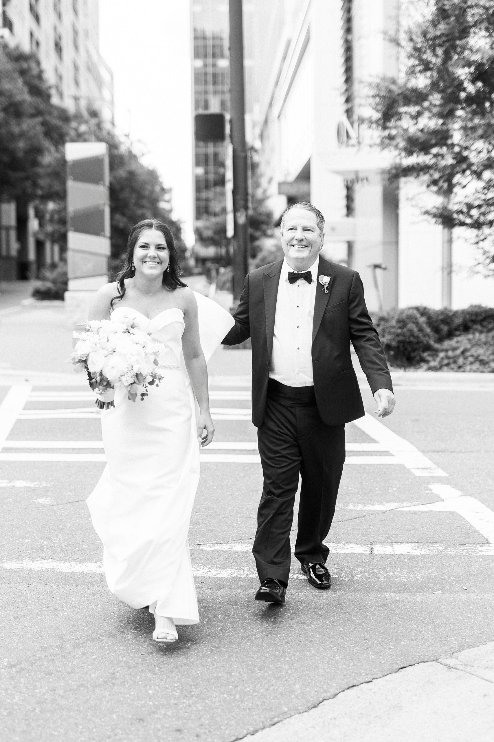 dad walks bride to first look in Charlotte NC park