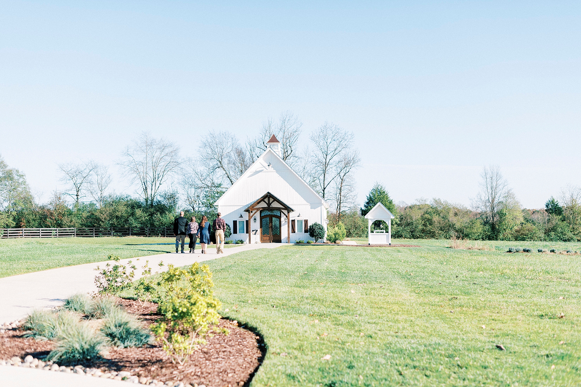 guests enter chapel at Chickadee Hill Farms